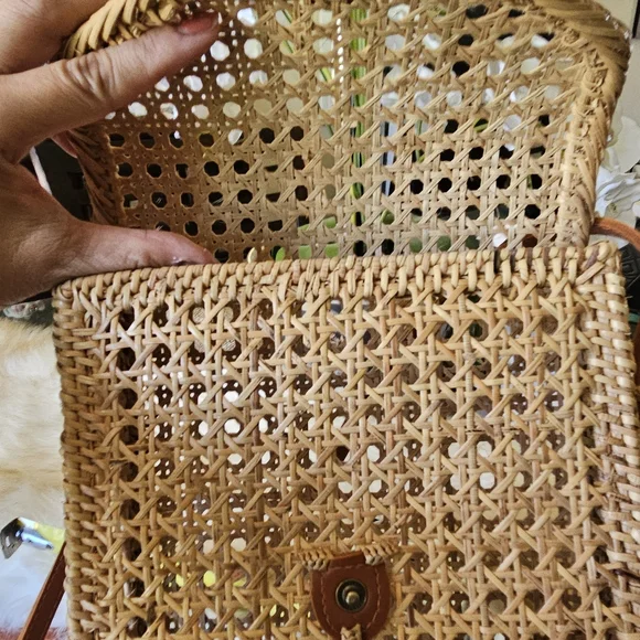 Source Unknown Natural Woven Crossbody with Brown Trim - Picture 5 of 7